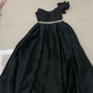 black one sleeve prom dress